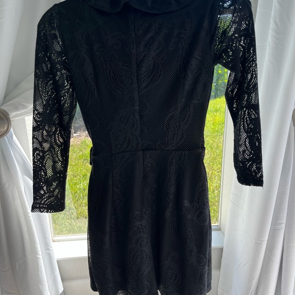 Lilly Pulitzer, Tiki wrap ruffle romper, size extra small NWOT - Picture 4 of 5